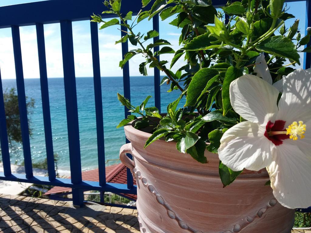Constantinos Apartments Ласи Екстериор снимка