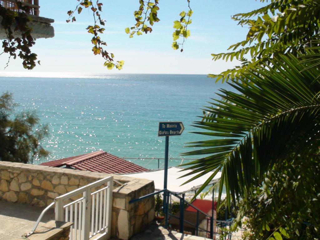 Constantinos Apartments Ласи Екстериор снимка